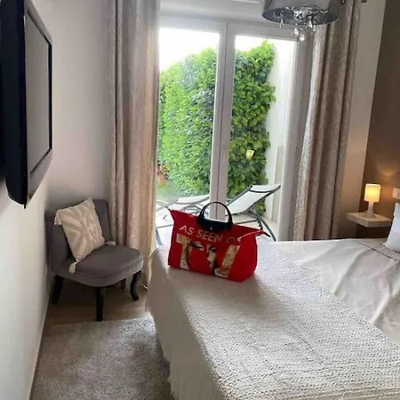 Apartment Les Eucalyptus Dans Domaine Prive A Cannes