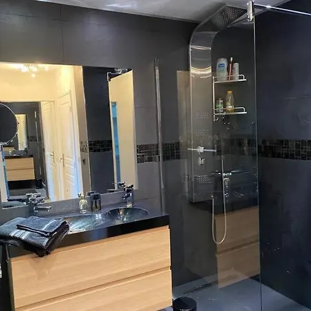 Apartment Les Eucalyptus Dans Domaine Prive A