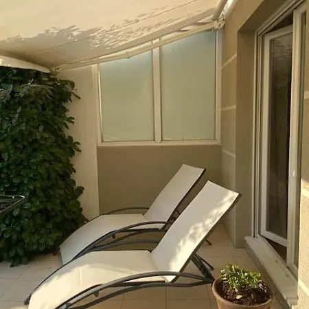 Les Eucalyptus Dans Domaine Prive A * Cannes